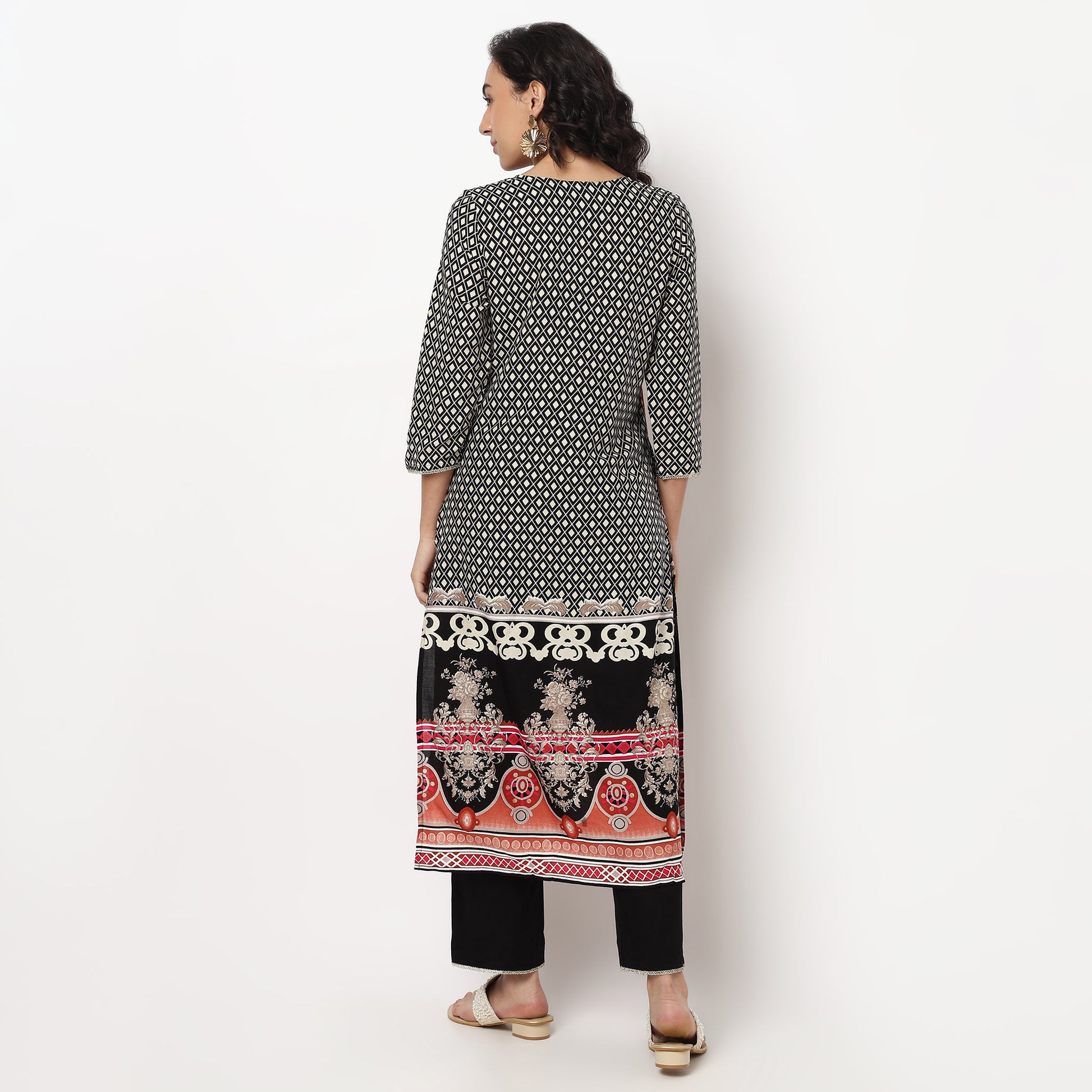 Buy Women Straight Fit Printed Three-Fourth Sleeve Kurta with Pant Set  - Style Union