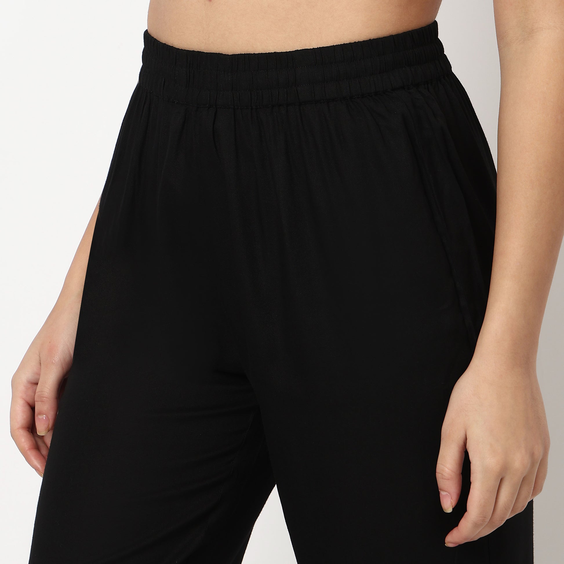 Buy Women Straight Fit Printed Three-Fourth Sleeve Kurta with Pant Set  - Style Union