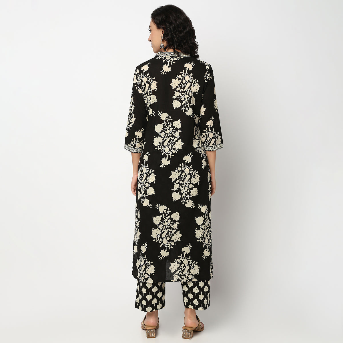 Buy Women Straight Fit Printed Three-Fourth Sleeve Kurta and Pant with Dupatta Set  - Style Union