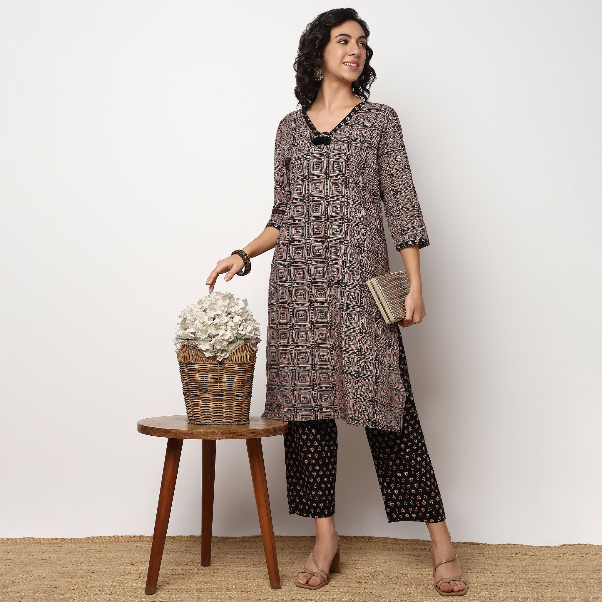 Buy Women Straight Fit Printed Three-Fourth Sleeve Kurta with Pant Set  - Style Union