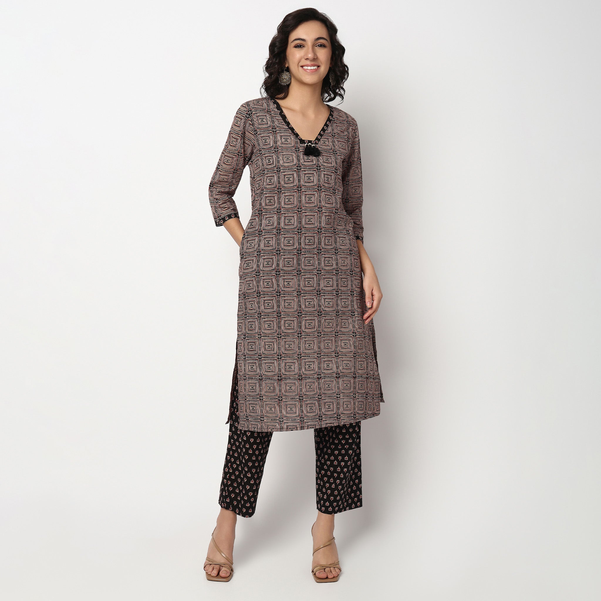 Buy Women Straight Fit Printed Three-Fourth Sleeve Kurta with Pant Set  - Style Union
