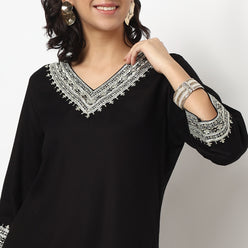 Buy Women Straight Fit Embroidered Bell Sleeve Kurta with Pant Set  - Style Union