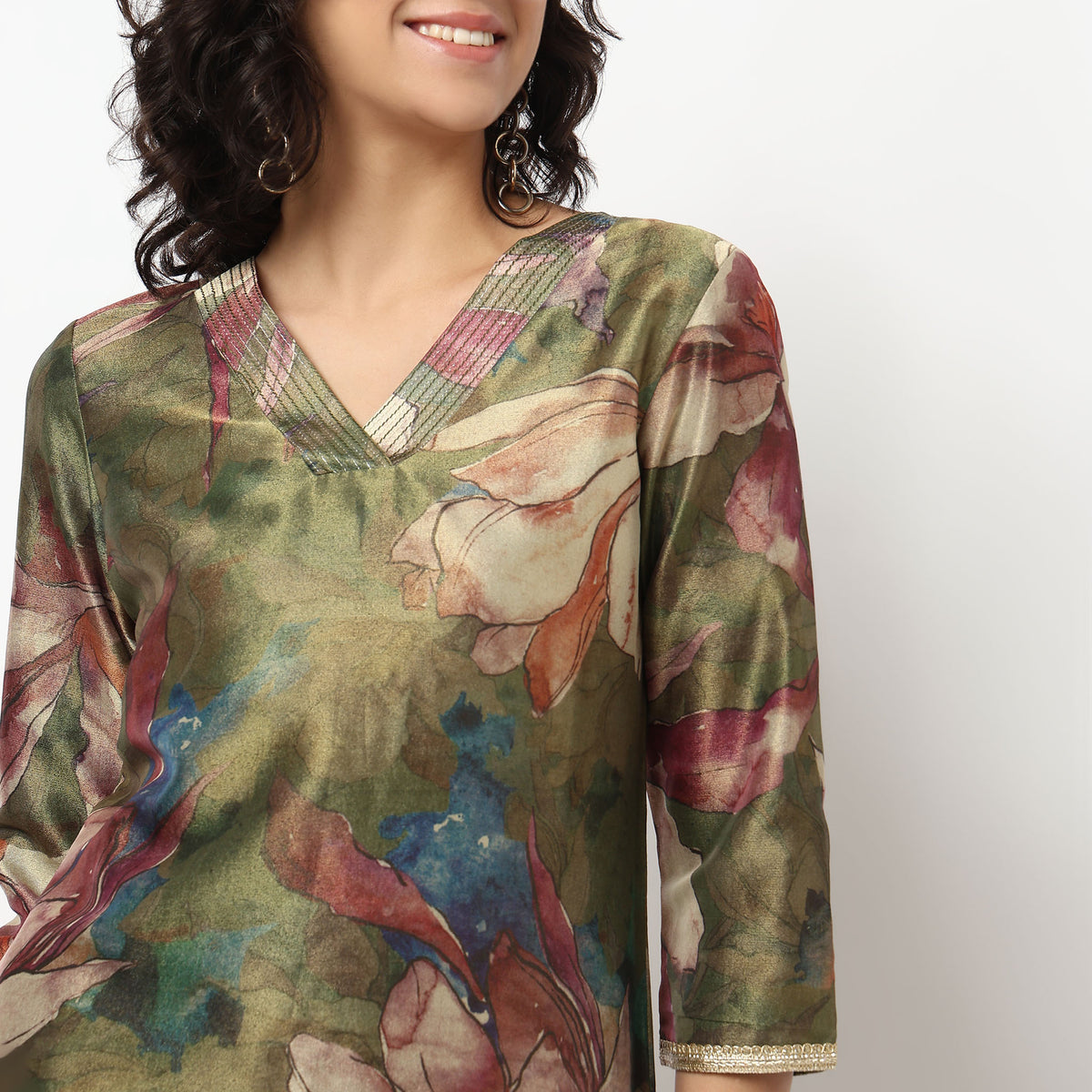 Buy Women Straight Fit Printed Three-Fourth Sleeve Kurta with Pant Set  - Style Union