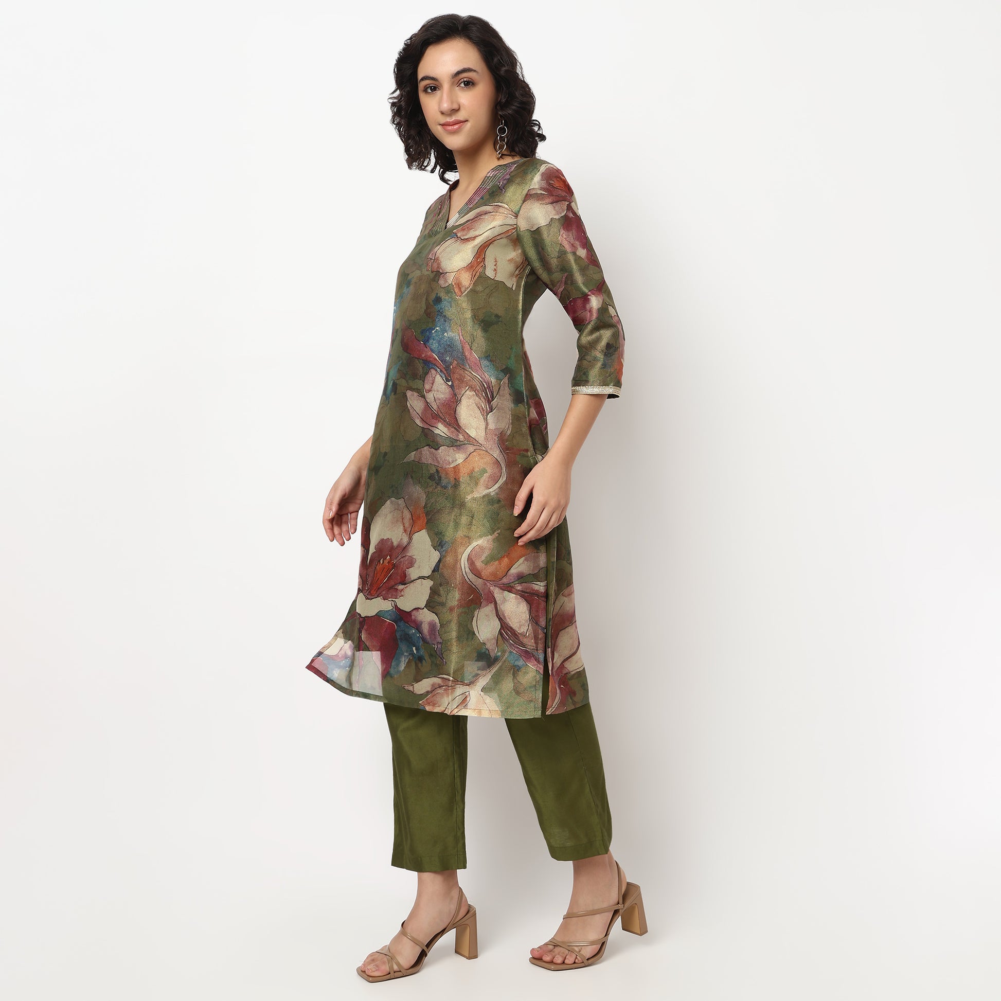 Buy Women Straight Fit Printed Three-Fourth Sleeve Kurta with Pant Set  - Style Union
