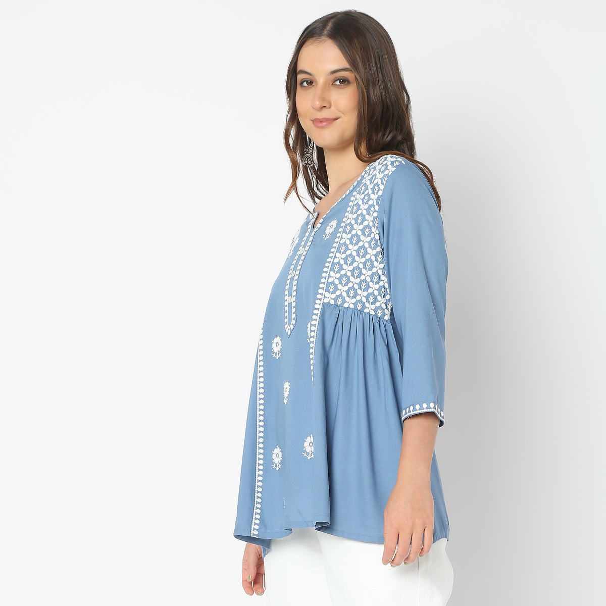 Straight Fit Embroidered Kurta