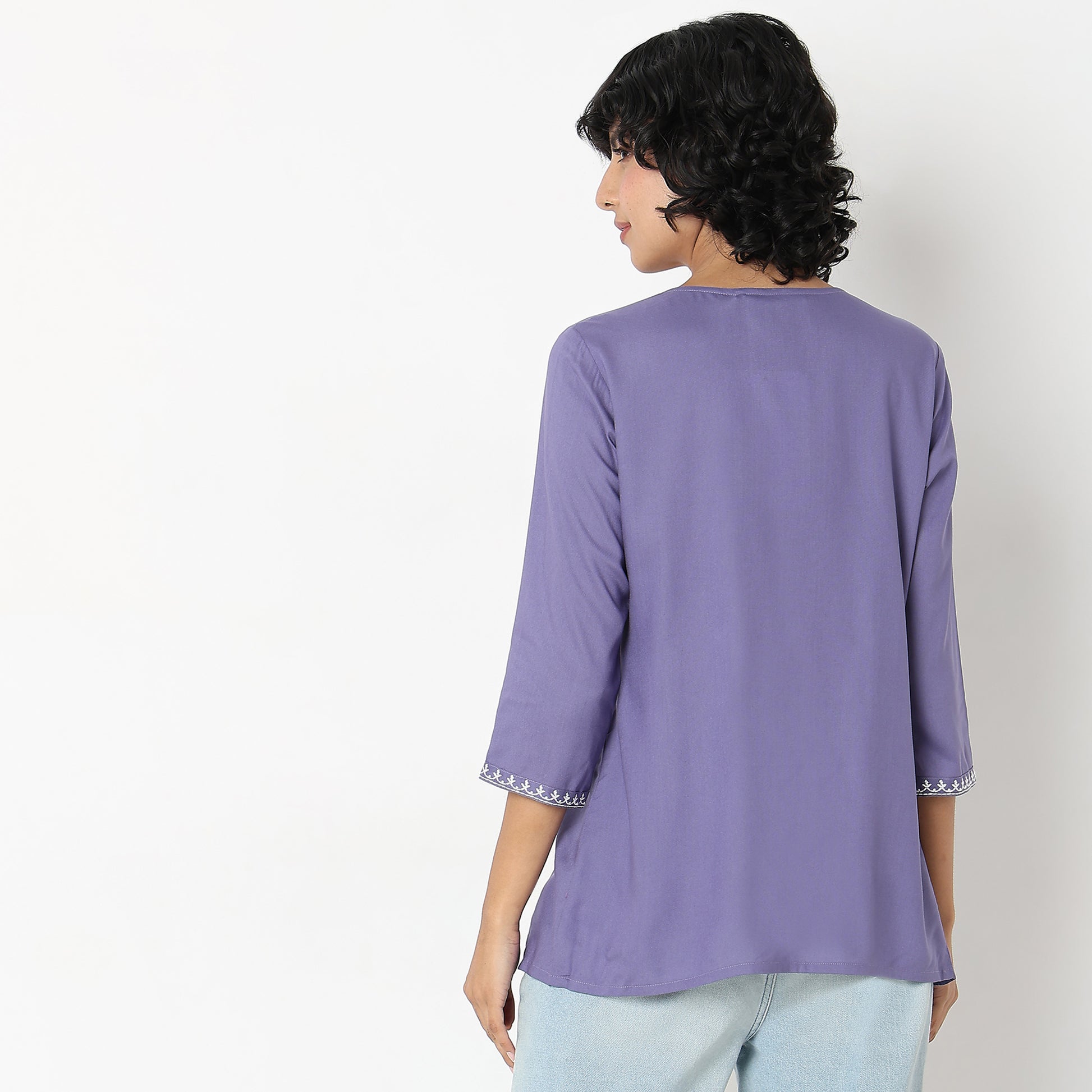 Straight Fit Embroidered Kurta