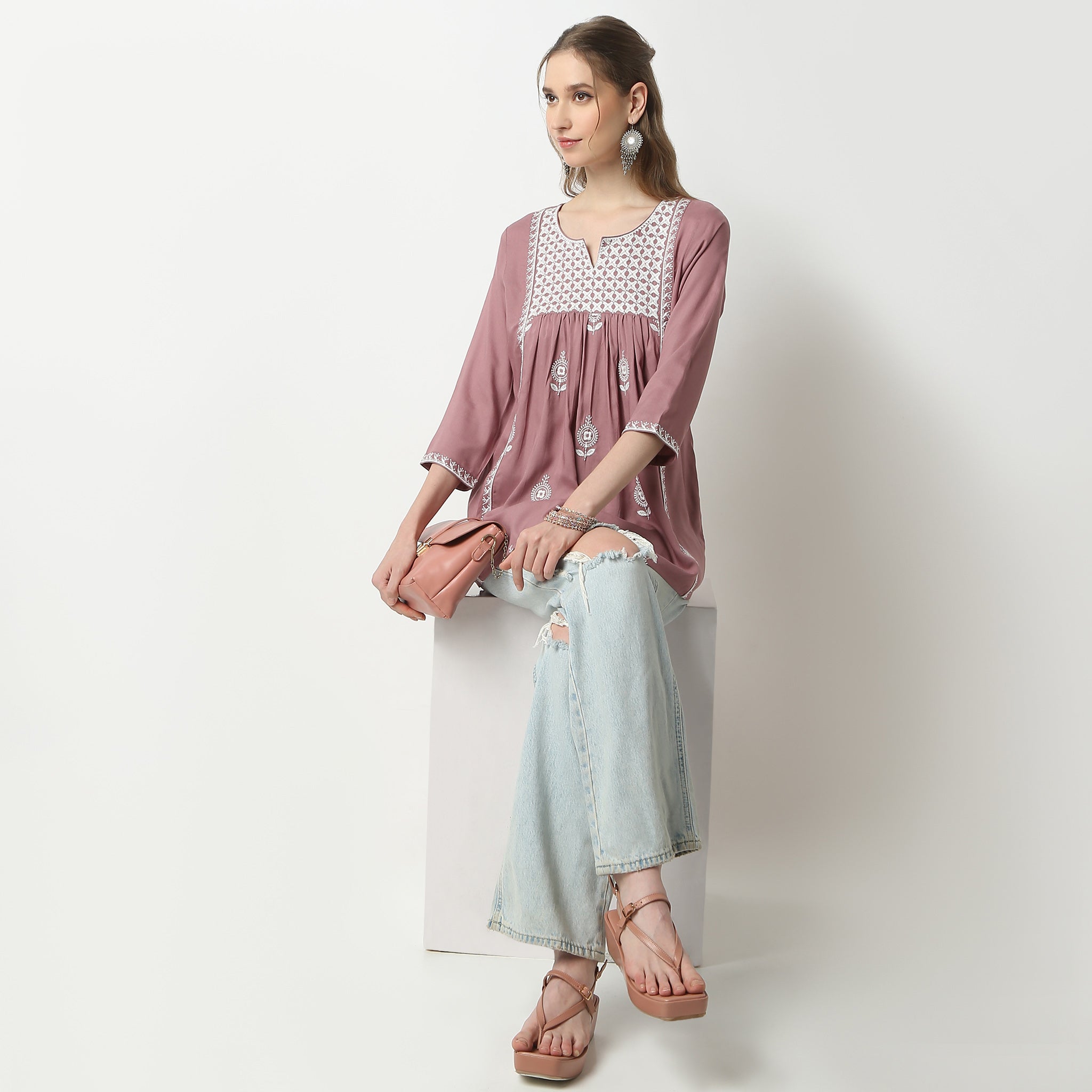 Regular Fit Embroidered Round Neck Kurta