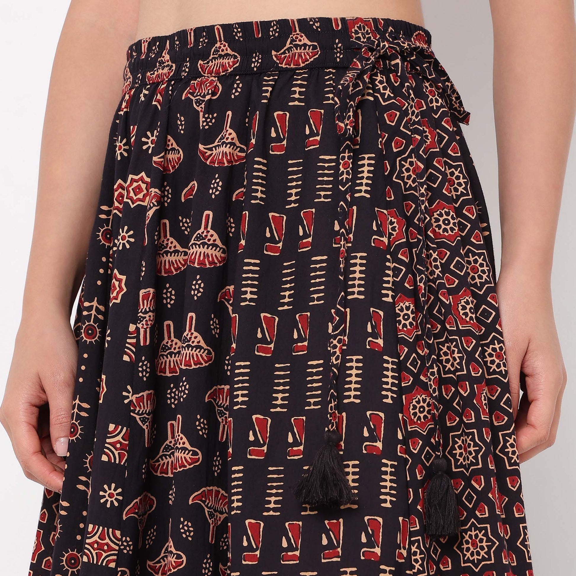 Flare Fit Mid Rise Printed Skirt