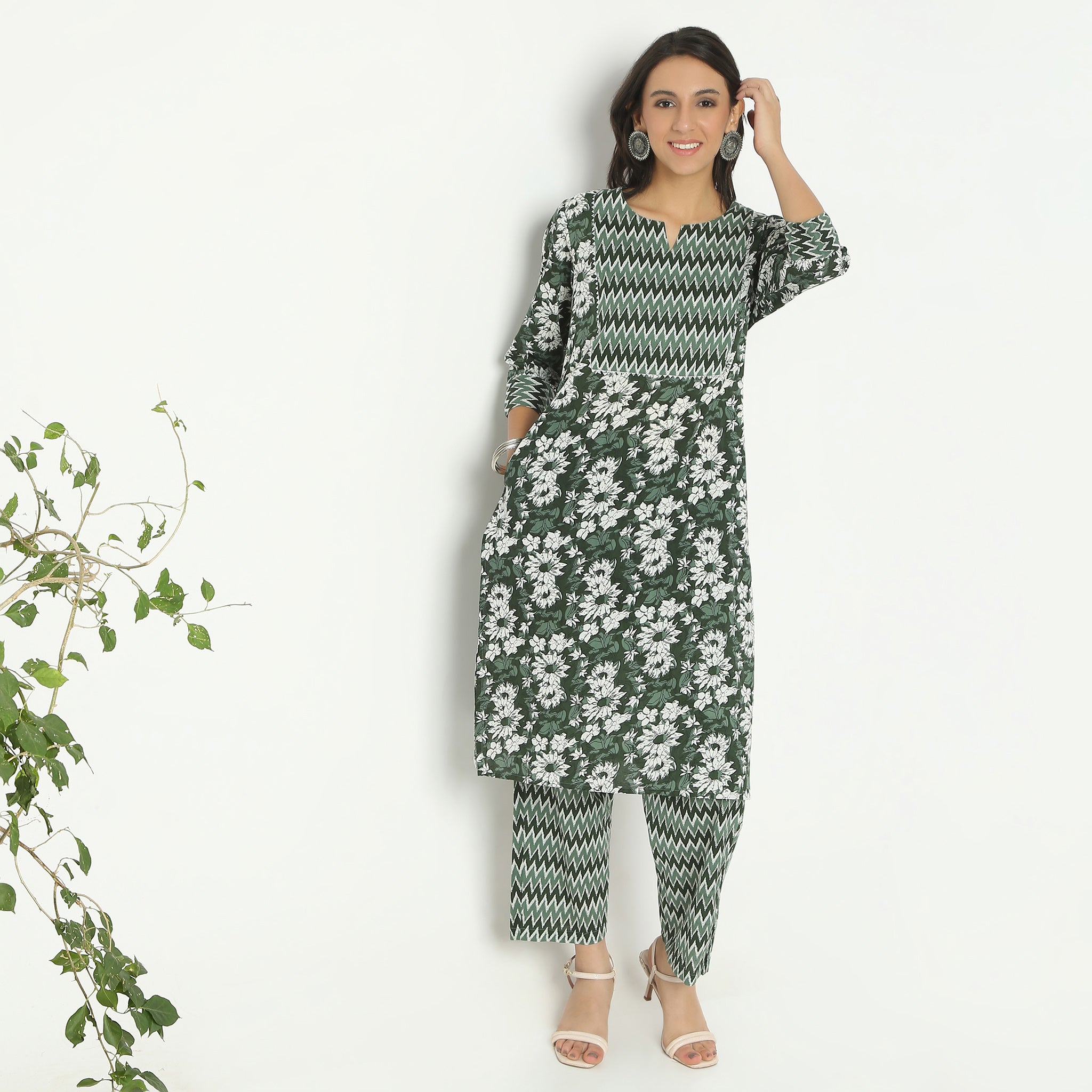 Straight Fit Printed Full Length Mid Rise Ethnic Pants