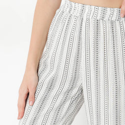 Straight Fit Printed Ankle Length Mid Rise Pants