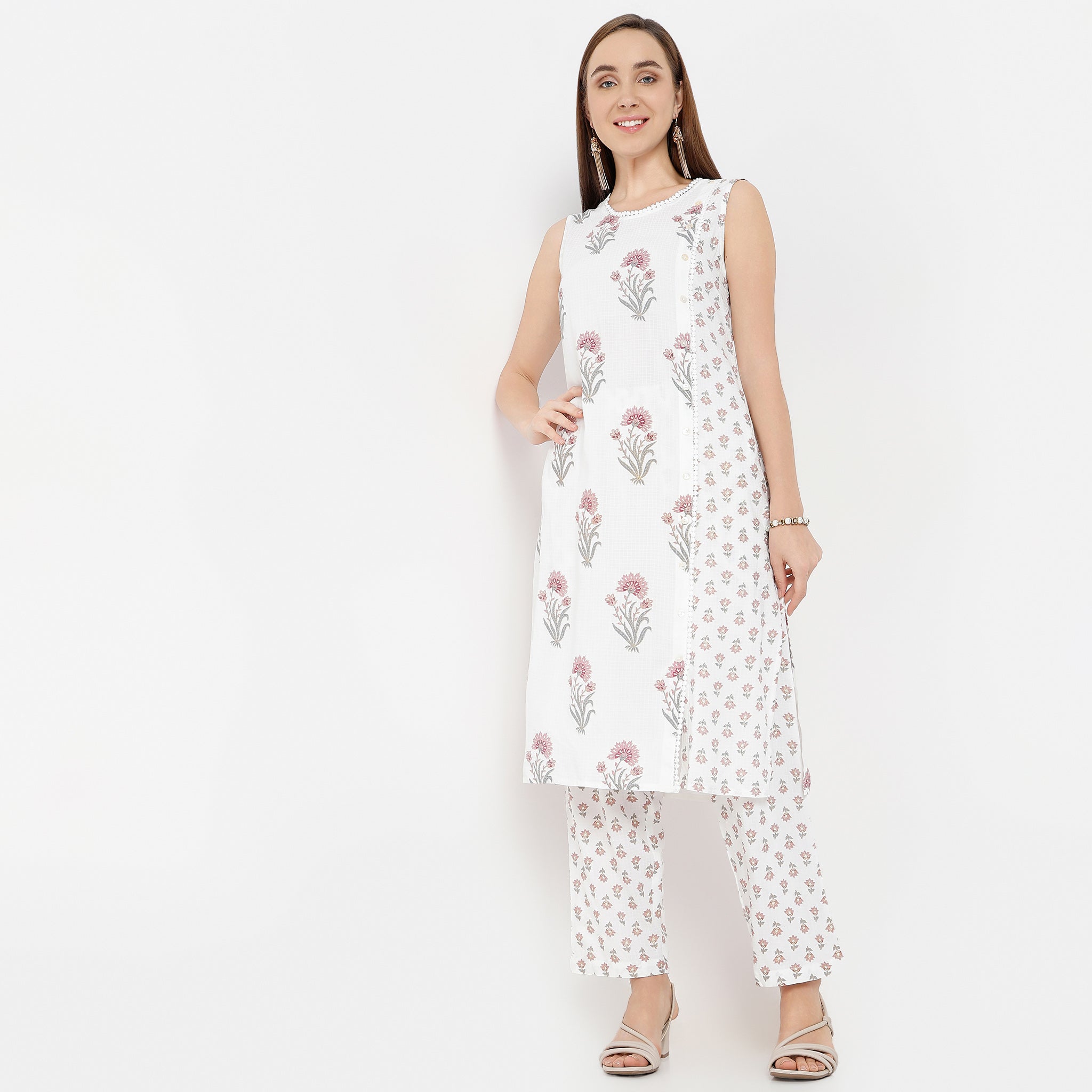 Straight Fit Printed Ankle Length Mid Rise Pants