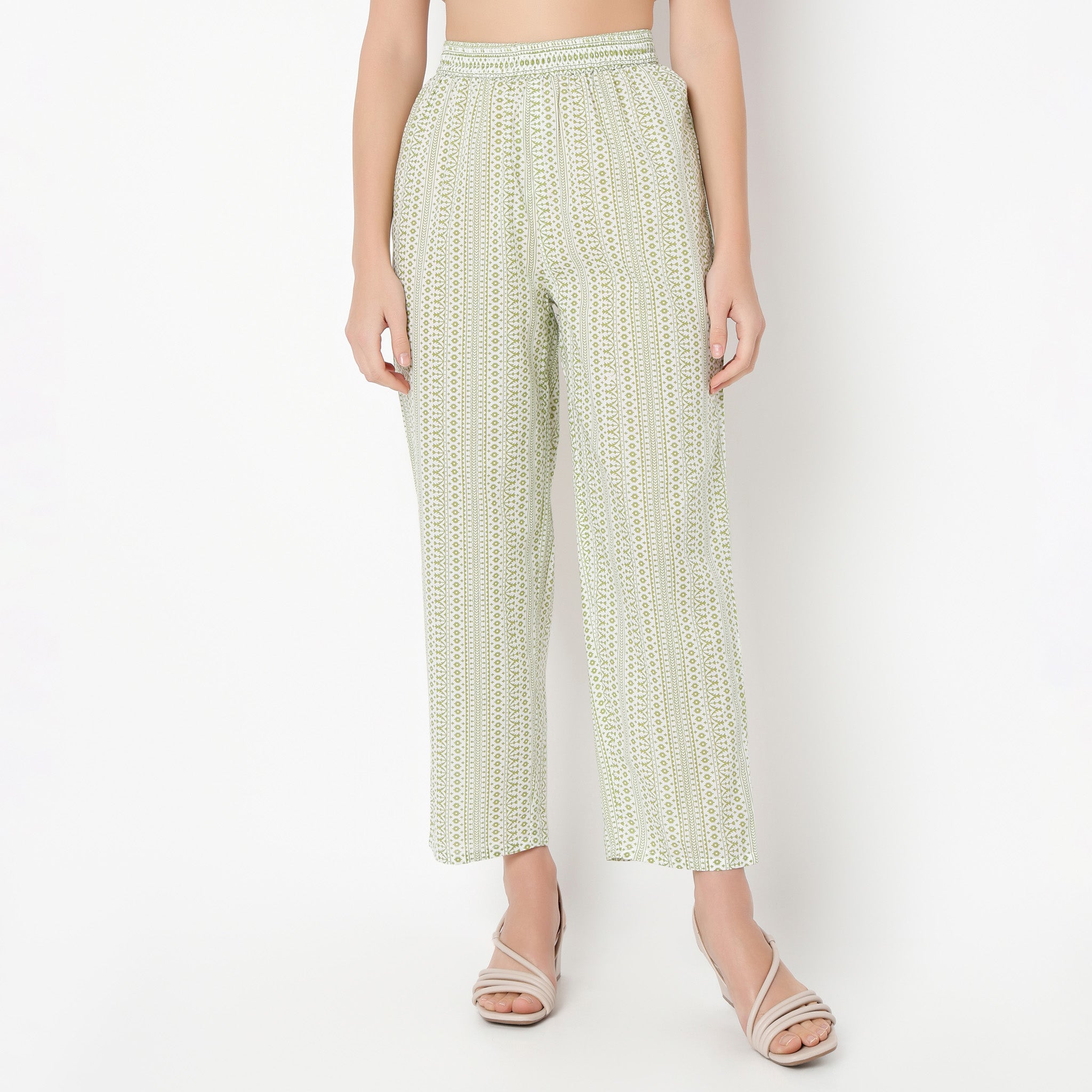 Straight Fit Printed Ankle Length Mid Rise Pants