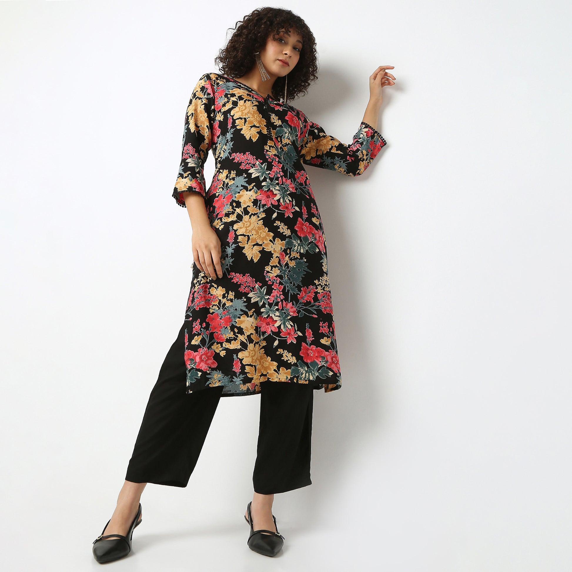 Straight Fit Printed Ankle Length Mid Rise Pants