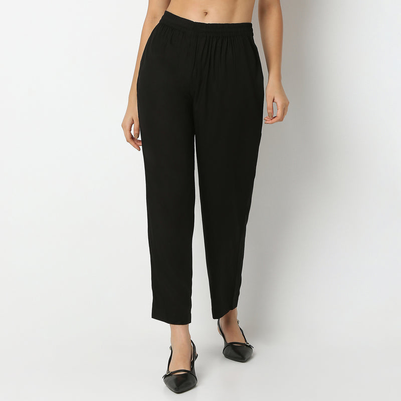 Straight Fit Printed Ankle Length Mid Rise Pants