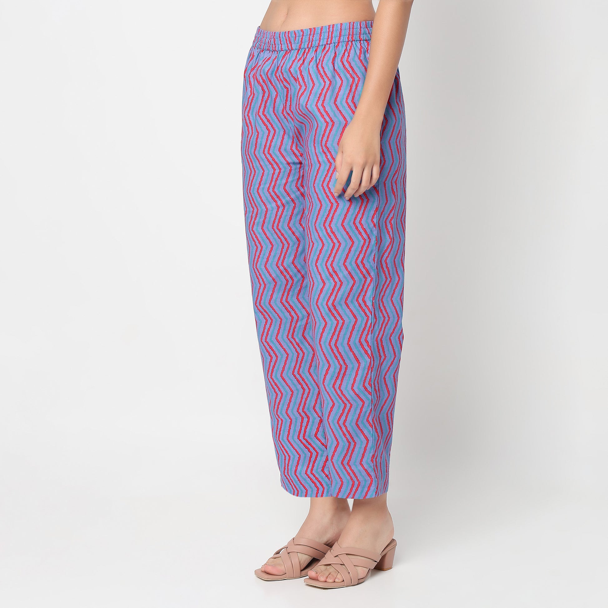 Straight Fit Printed Essential Pants