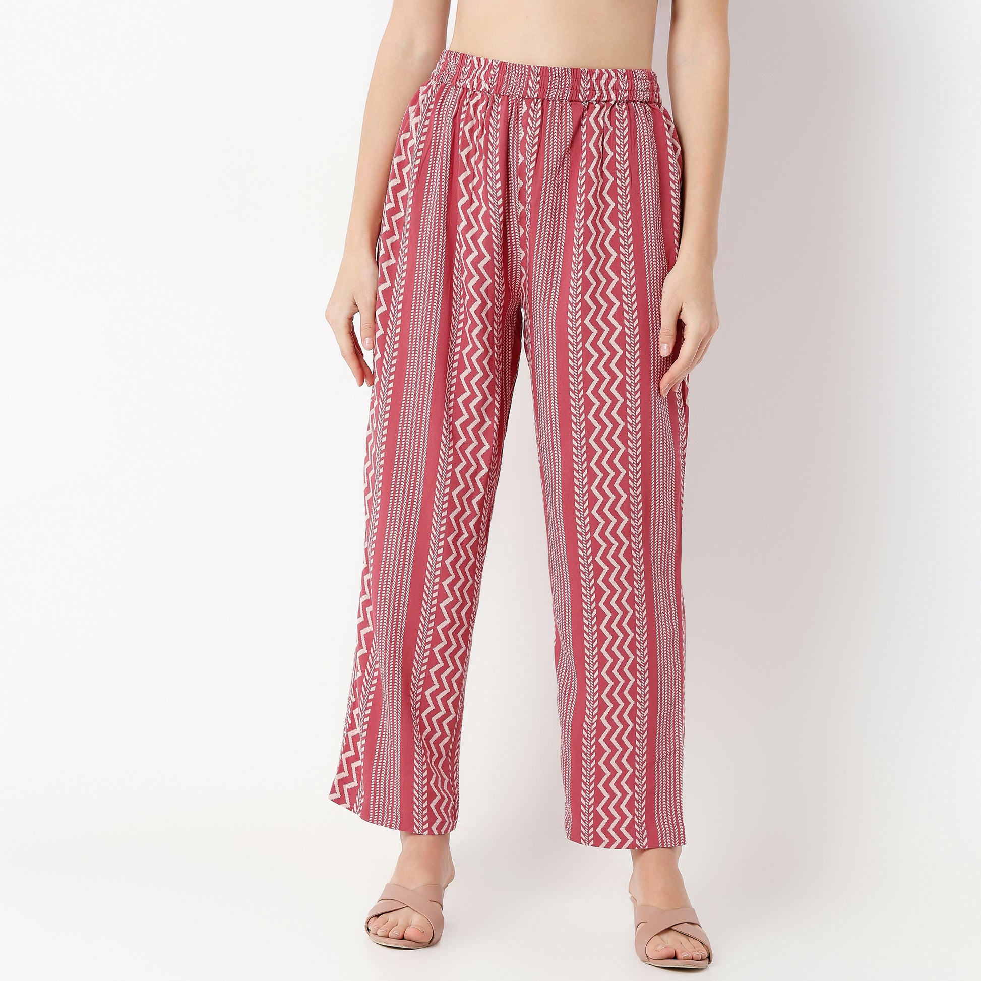 Straight Fit Printed Ankle Length Mid Rise Pants