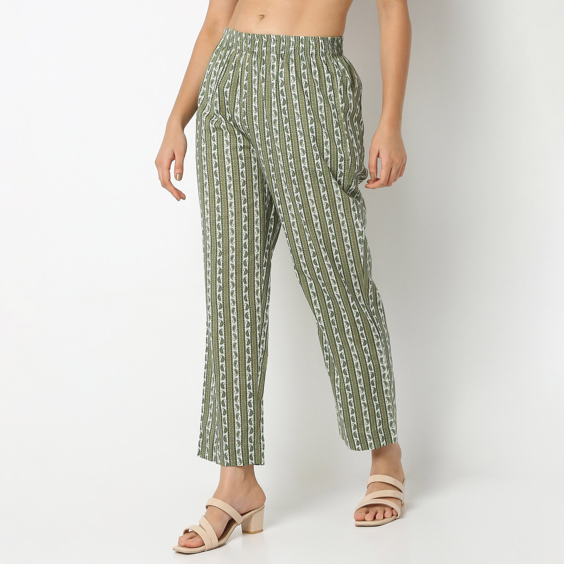 Straight Fit Printed Ankle Length Mid Rise Pants