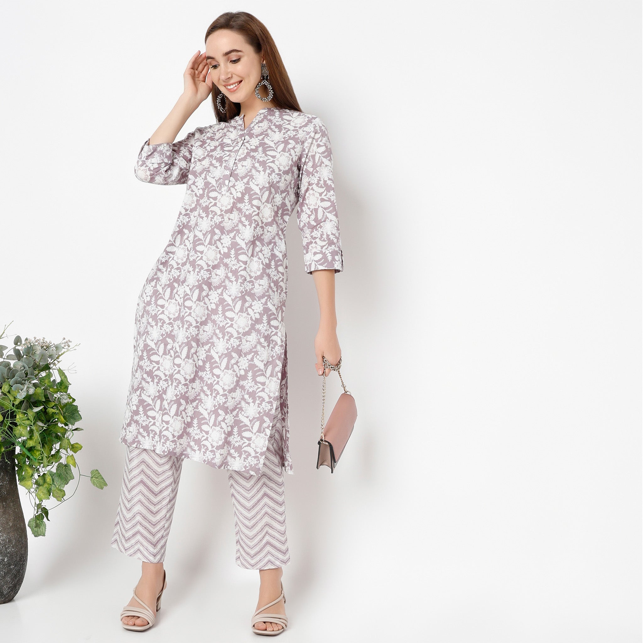 Straight Fit Printed Ankle Length Mid Rise Pants