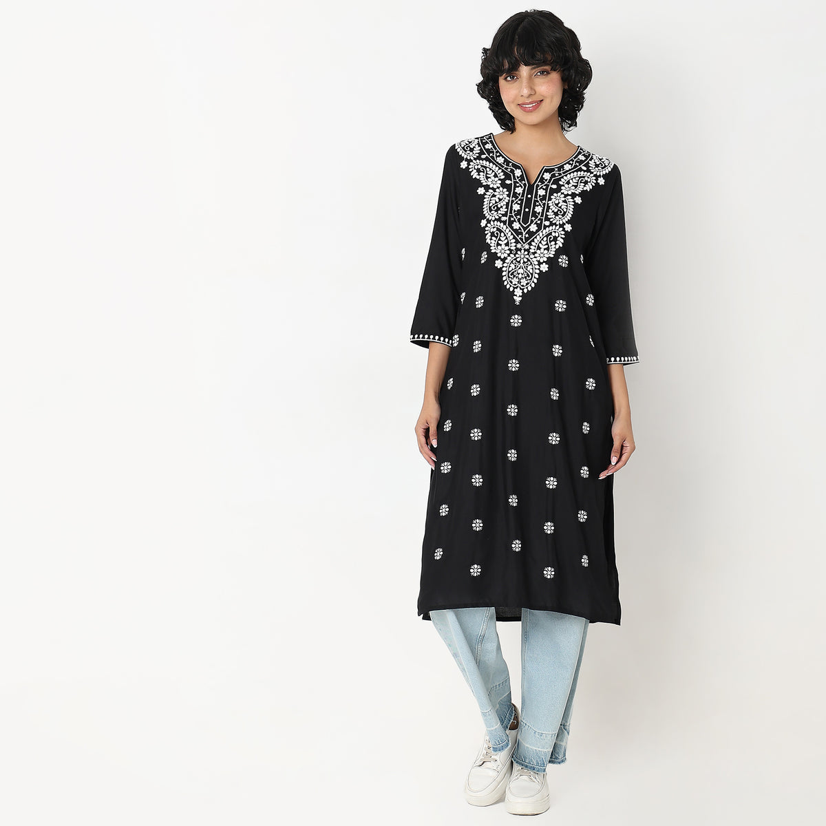 Straight Fit Embroidered Kurta