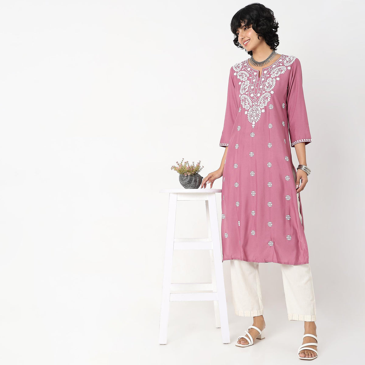 Straight Fit Embroidered Kurta