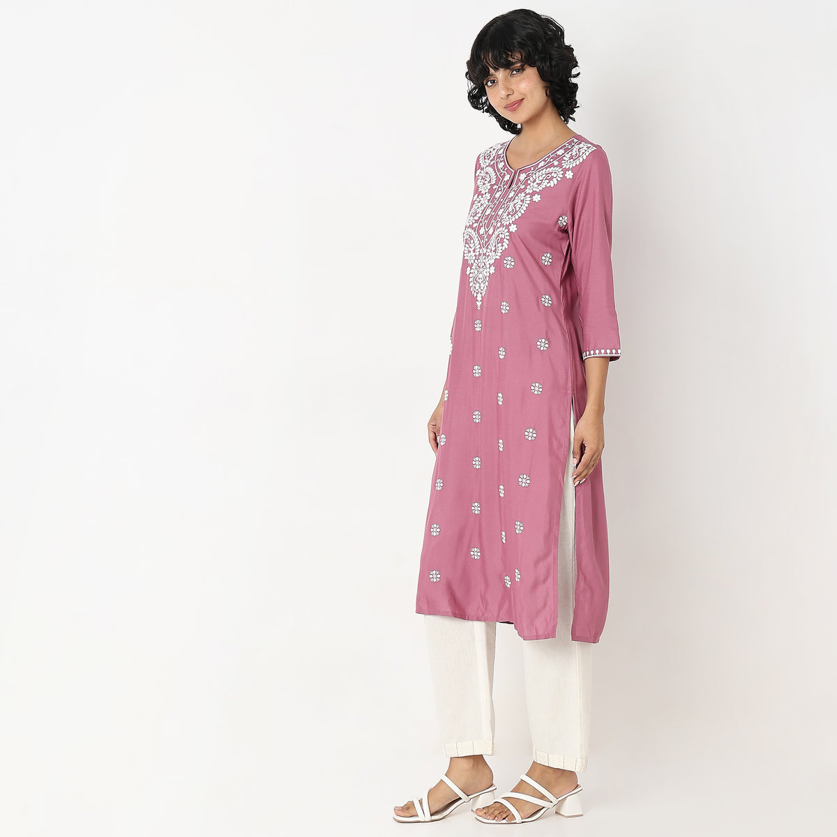 Straight Fit Embroidered Kurta