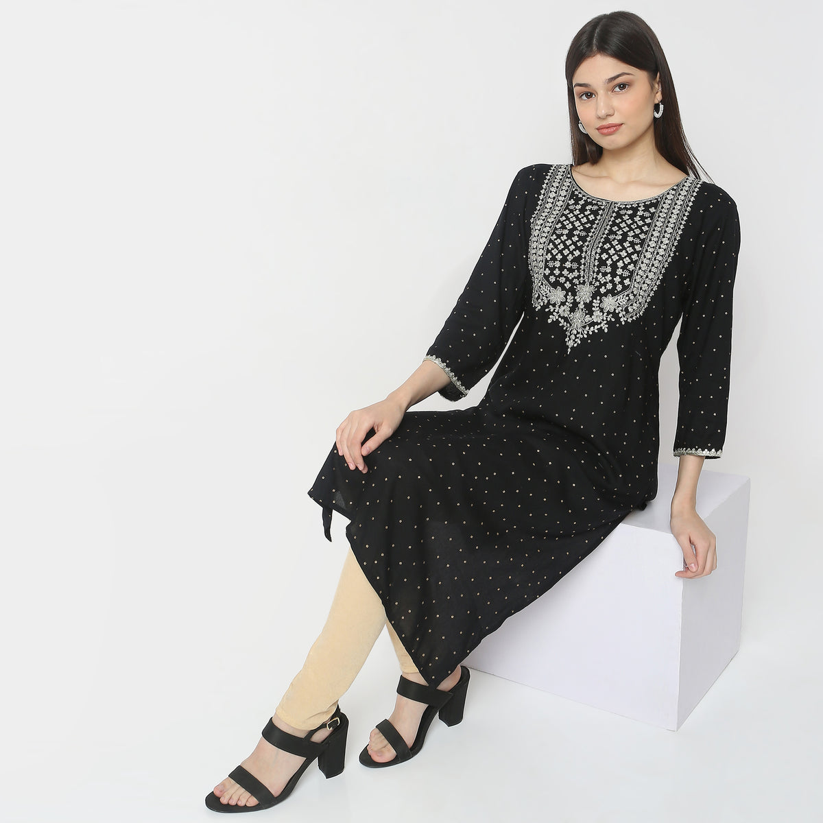 Straight Fit Embroidered Kurta