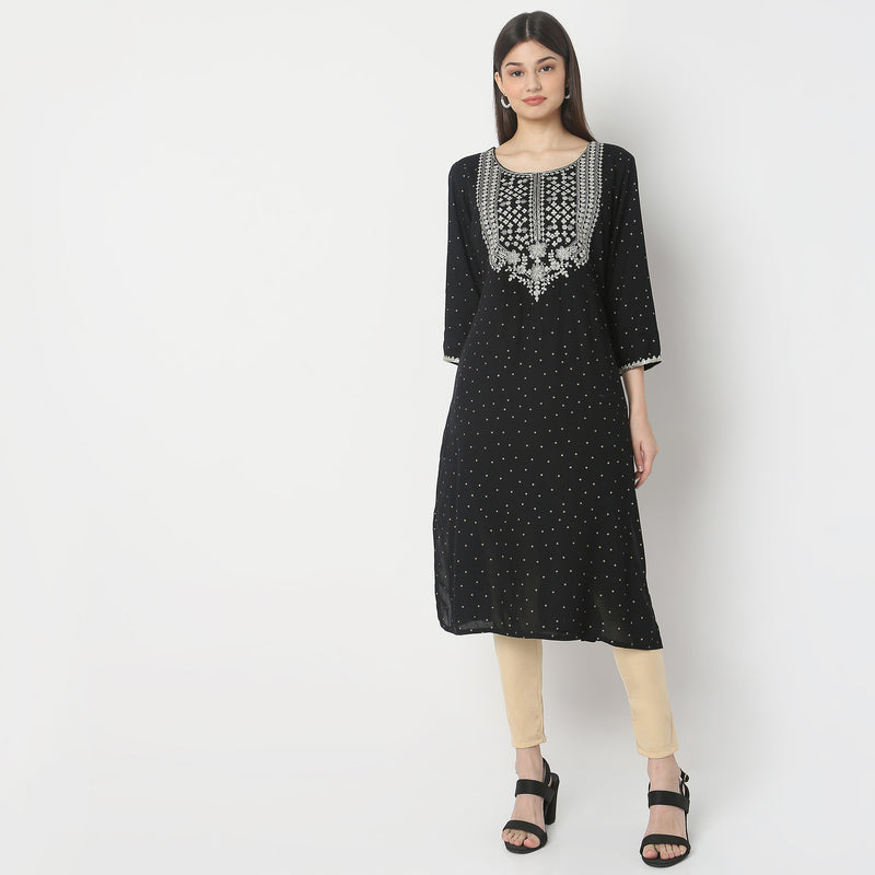 Straight Fit Embroidered Kurta