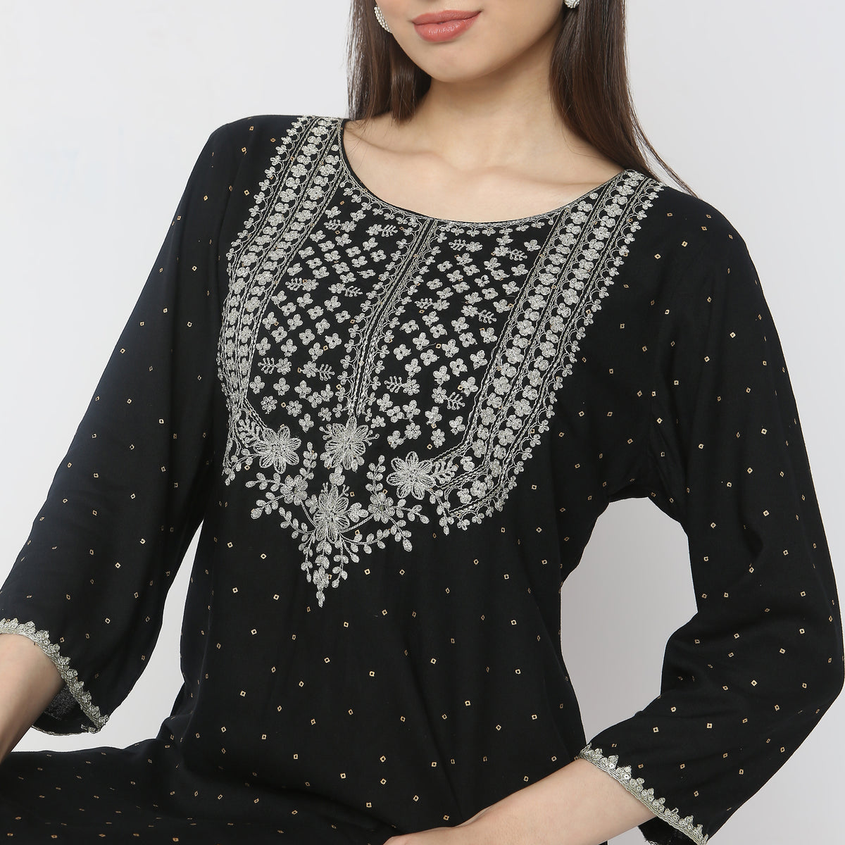 Straight Fit Embroidered Kurta