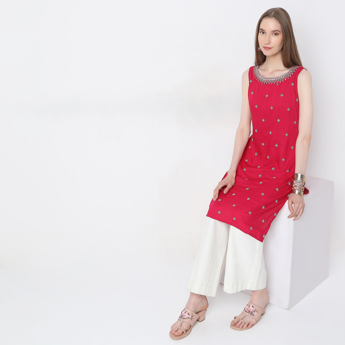 Straight Fit Embroidered Kurta