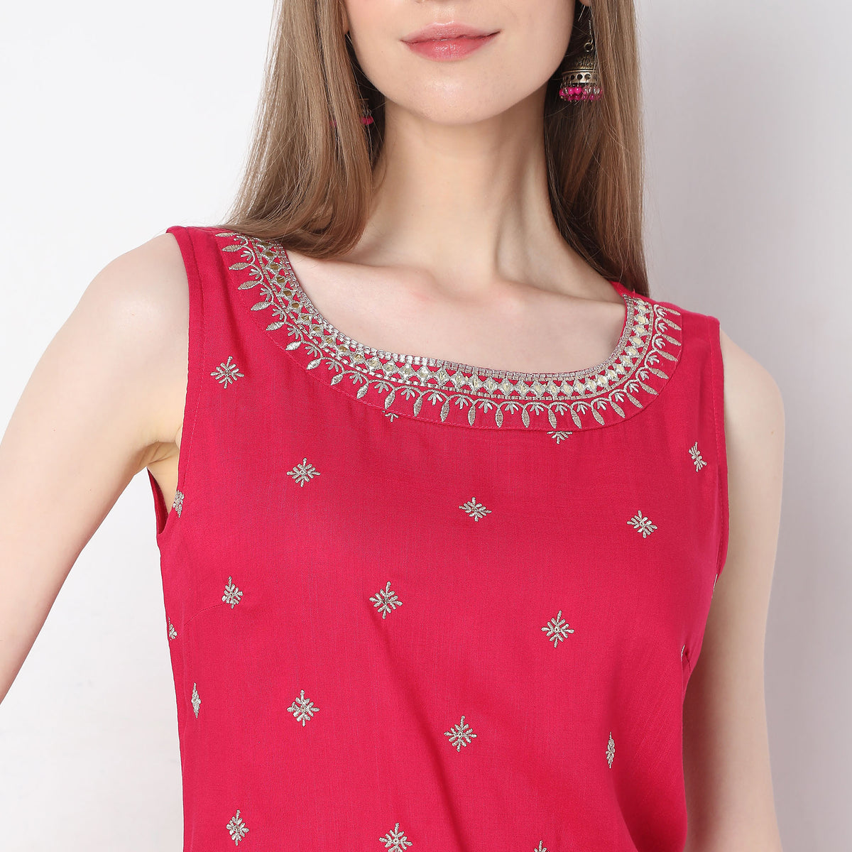 Straight Fit Embroidered Kurta