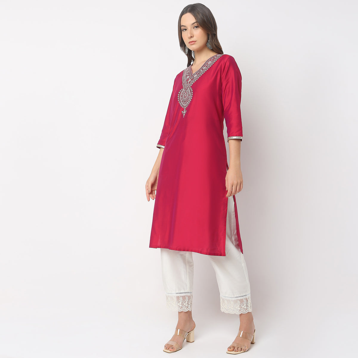 Straight Fit Embroidered Kurta