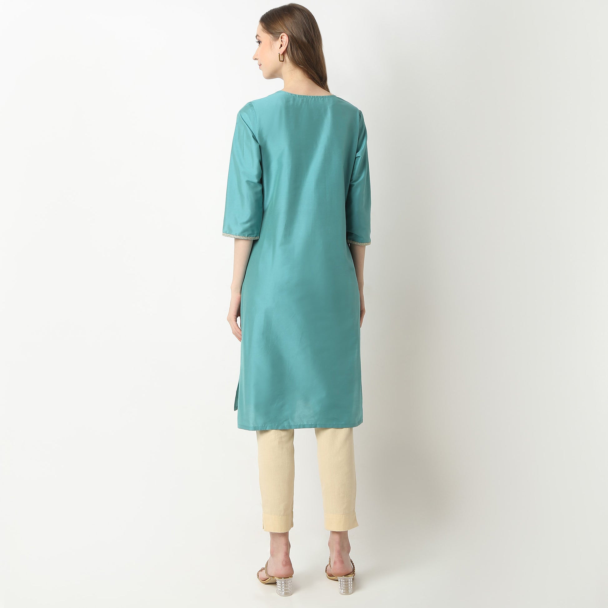 Straight Fit Embroidered Kurta