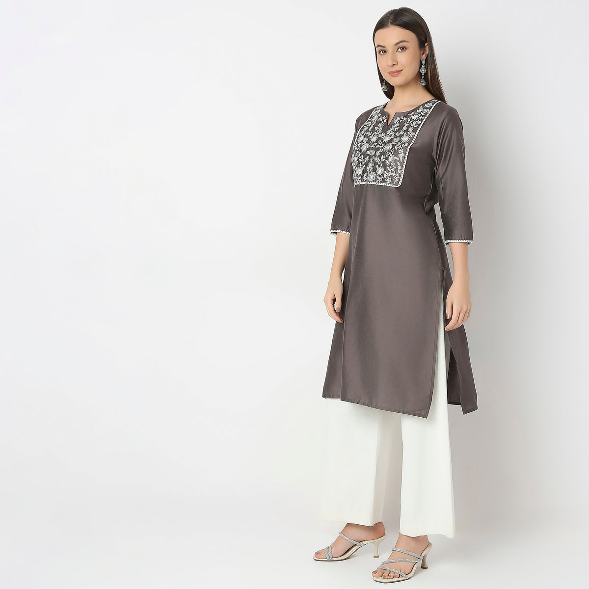 Straight Fit Embroidered Kurta