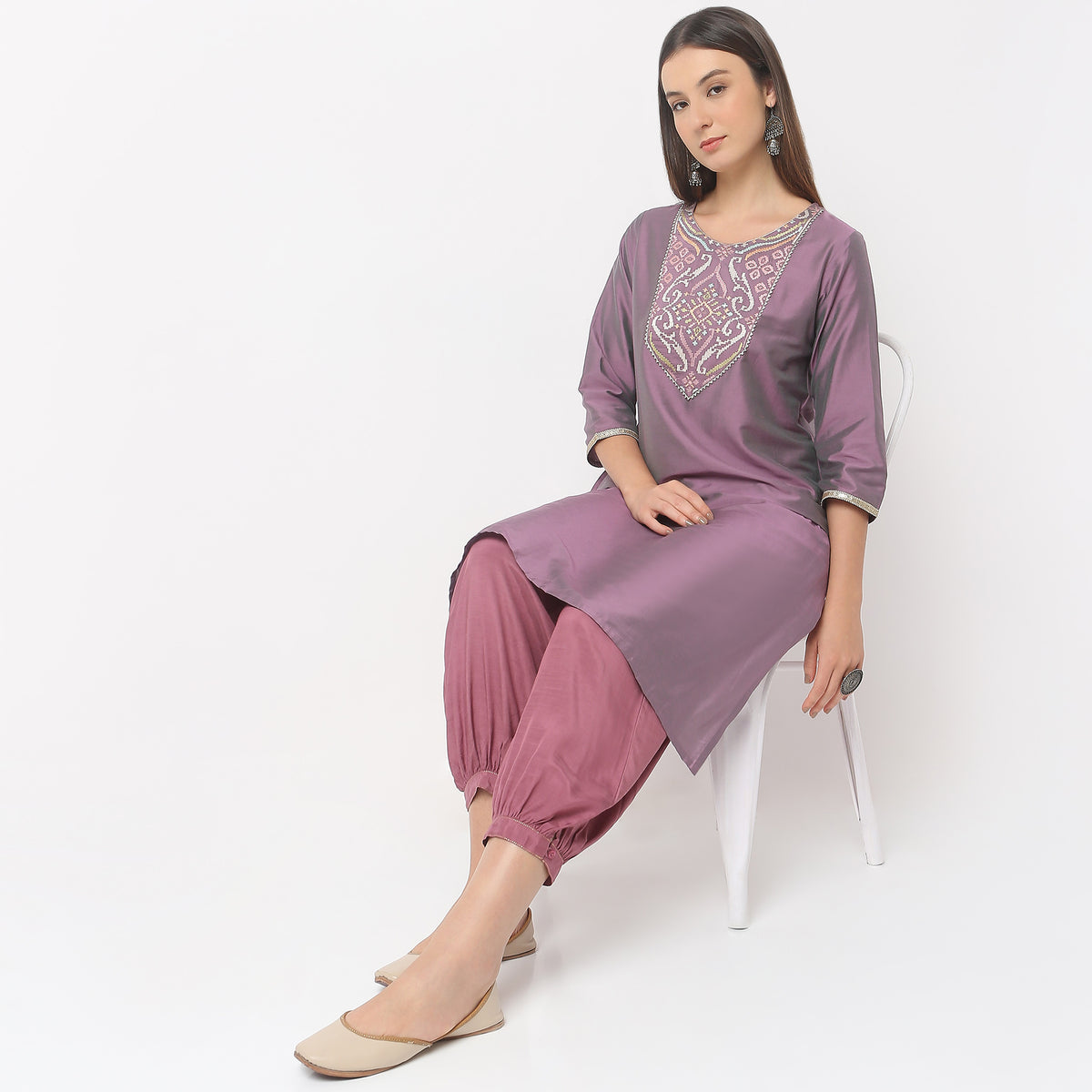 Straight Fit Embroidered Kurta