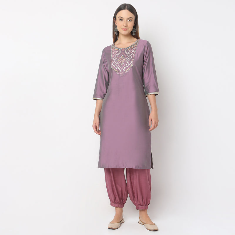 Straight Fit Embroidered Kurta