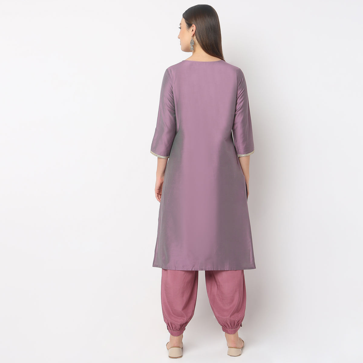 Straight Fit Embroidered Kurta