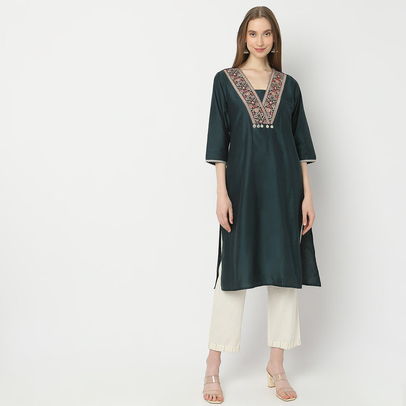 Straight Fit Embroidered Knee Length Kurta