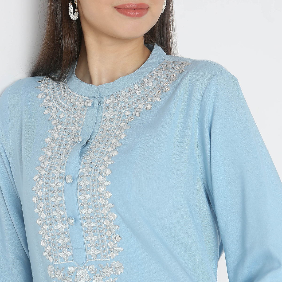 Straight Fit Embroidered Kurta