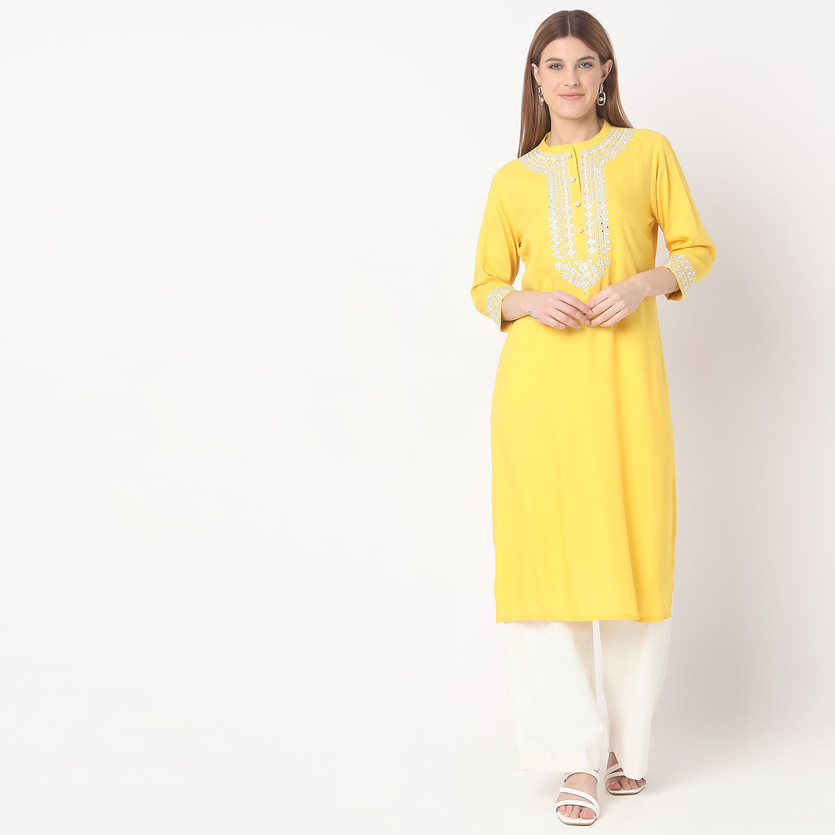 Straight Fit Embroidered Kurta