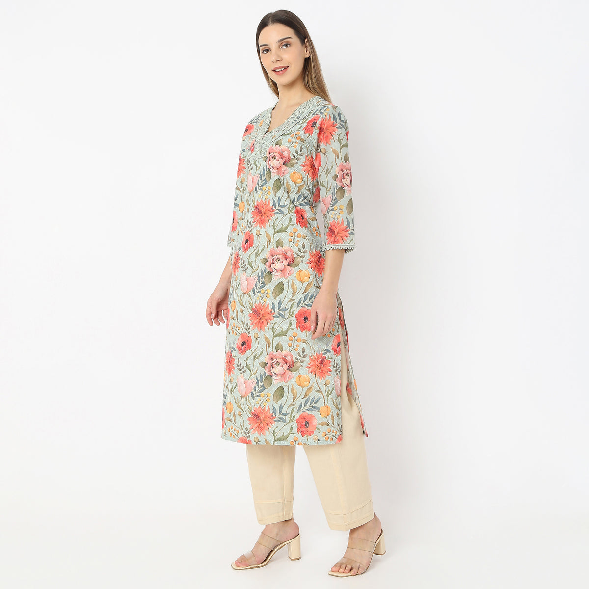 Straight Fit V-Neck Floral Print Kurta