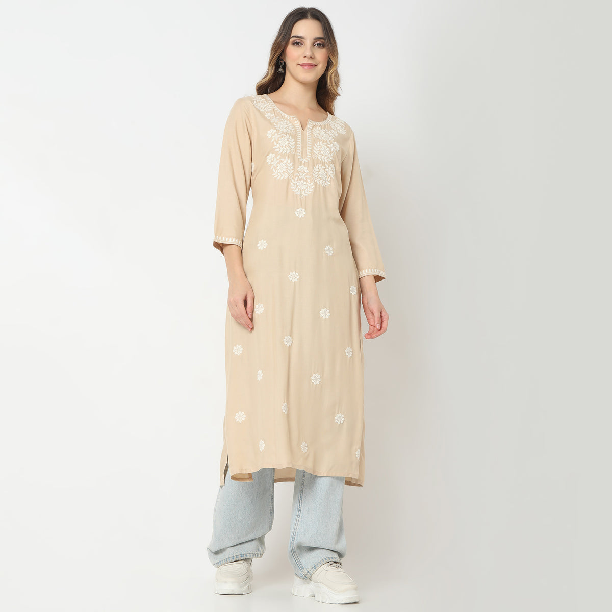 Straight Fit Embroidered Round Neck Kurta