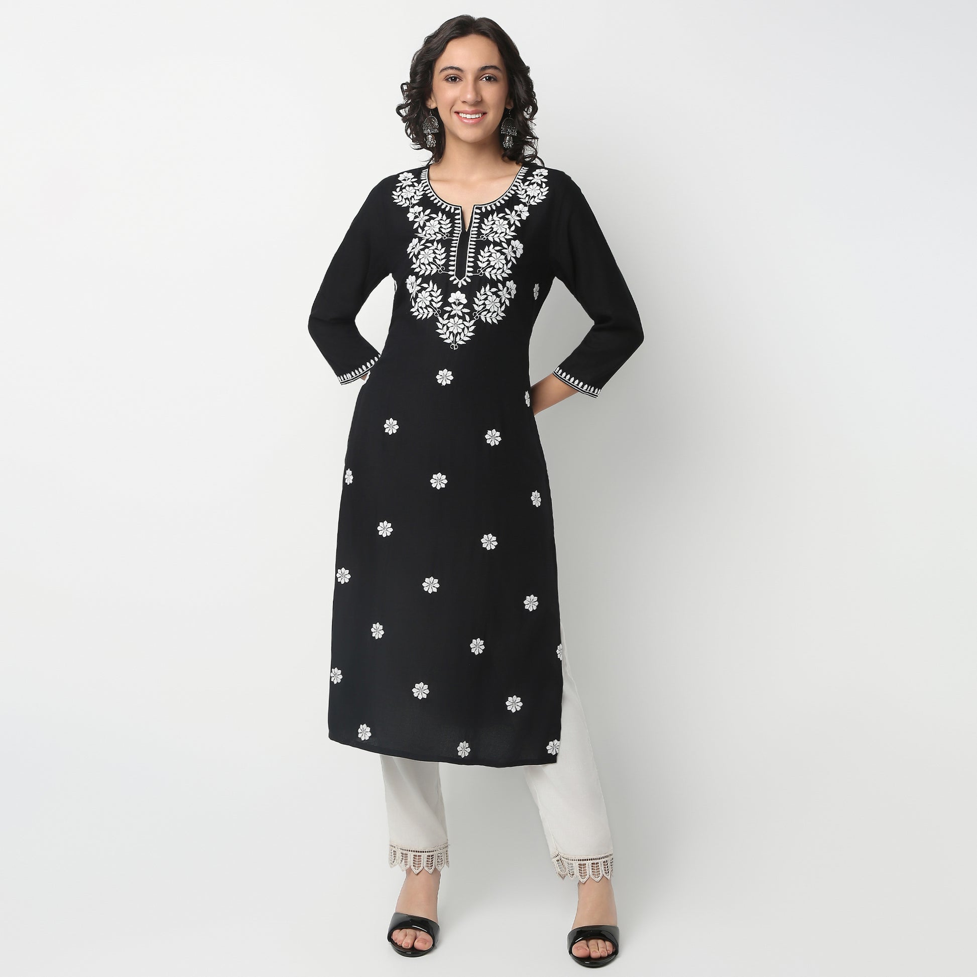 Straight Fit Embroidered Round Neck Kurta