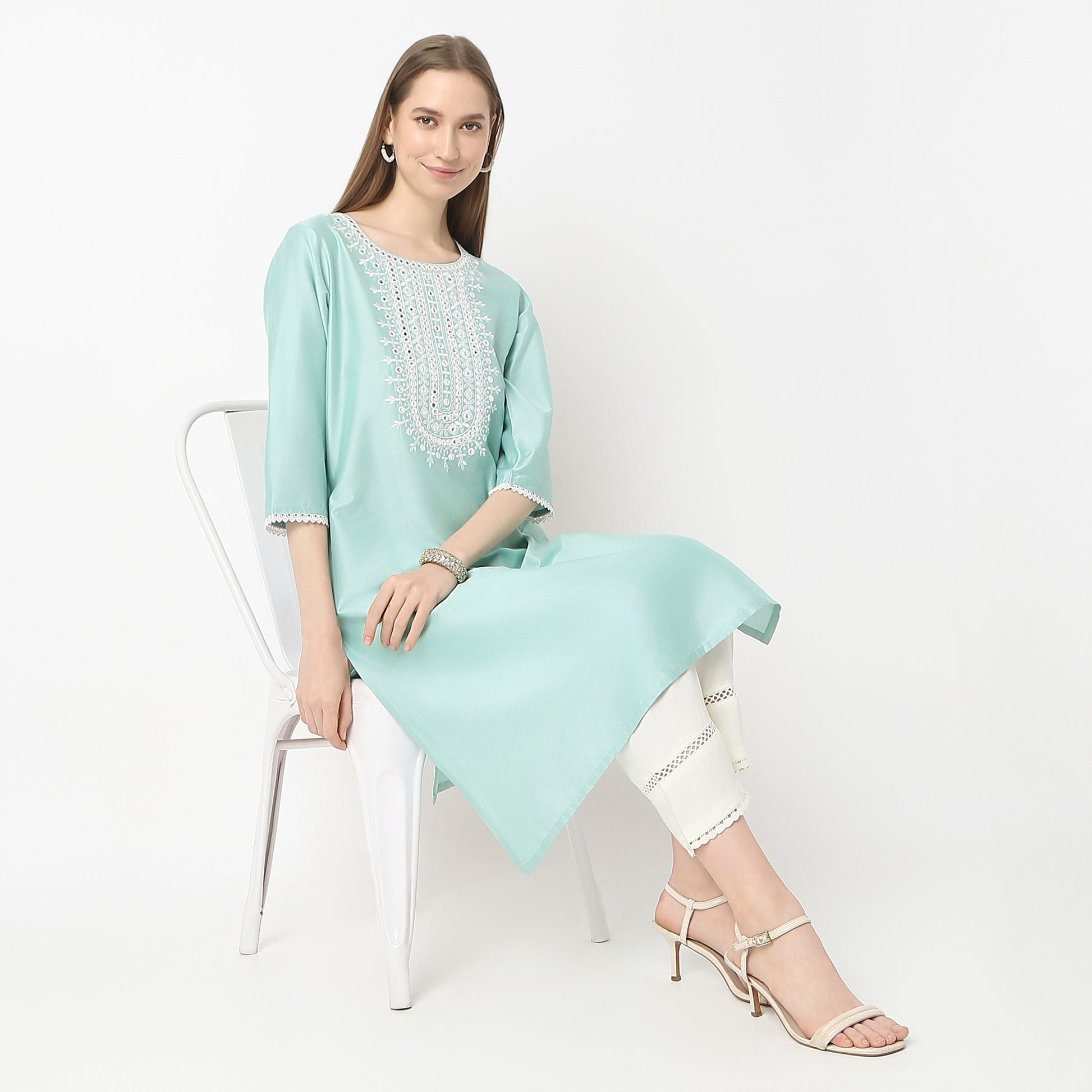 Straight Fit Embroidered Kurta