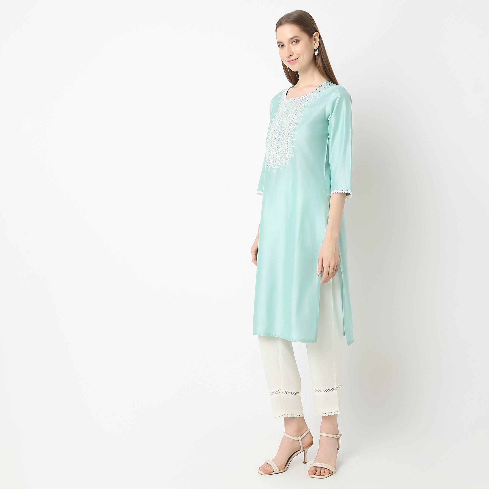 Straight Fit Embroidered Kurta