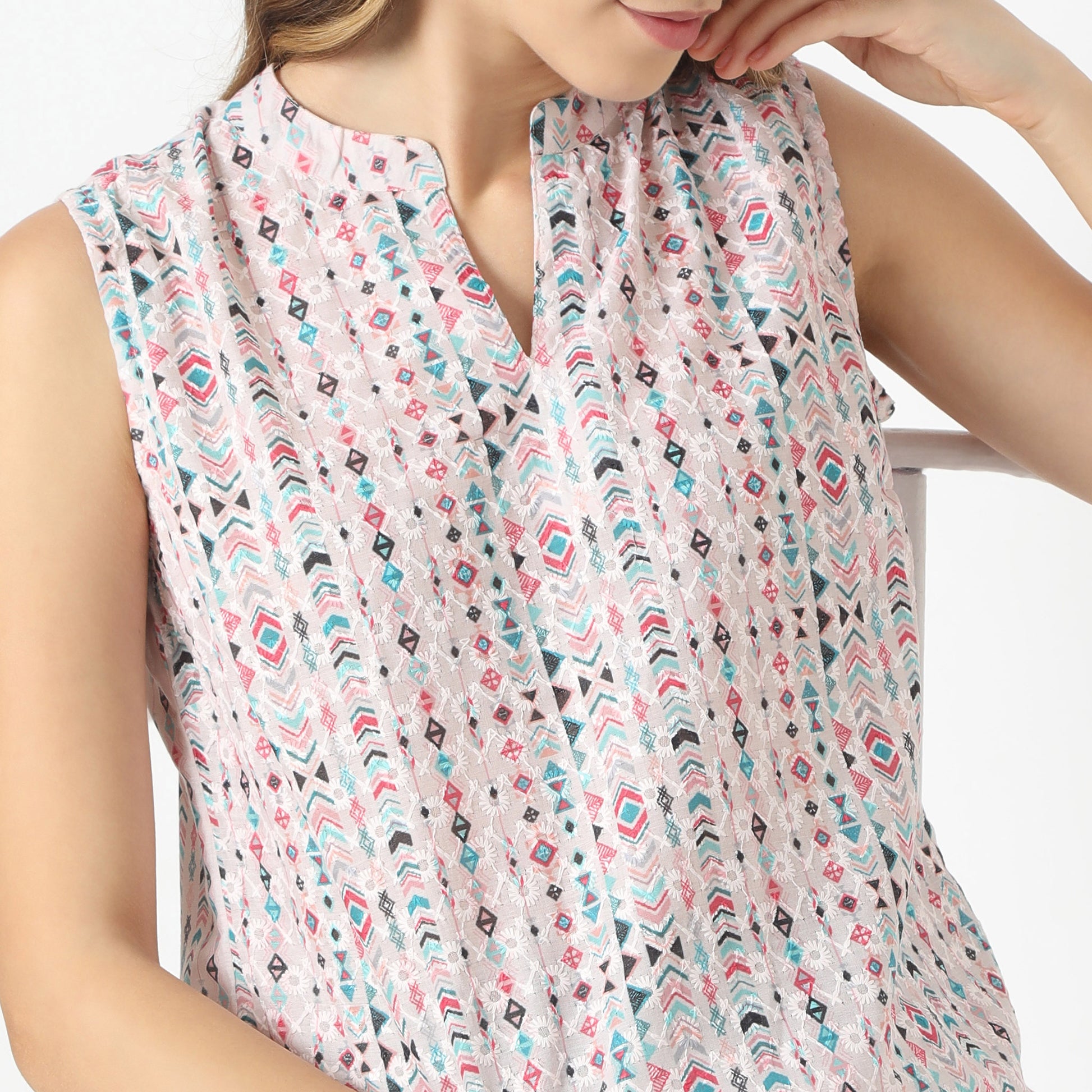 Buy Women Straight Fit Printed Sleeveless Kurta  - Style Union