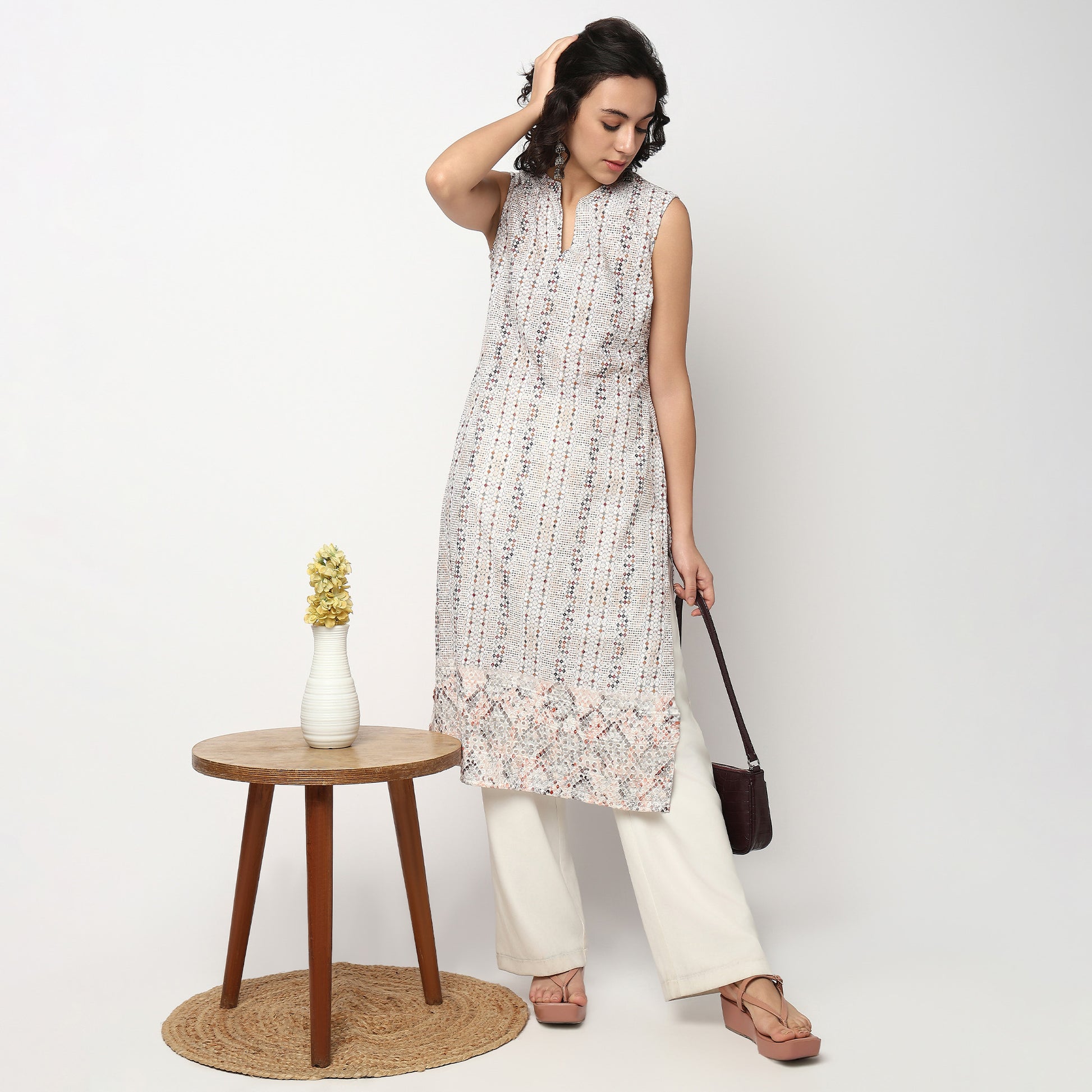 Buy Women Straight Fit Printed Sleeveless Kurta  - Style Union