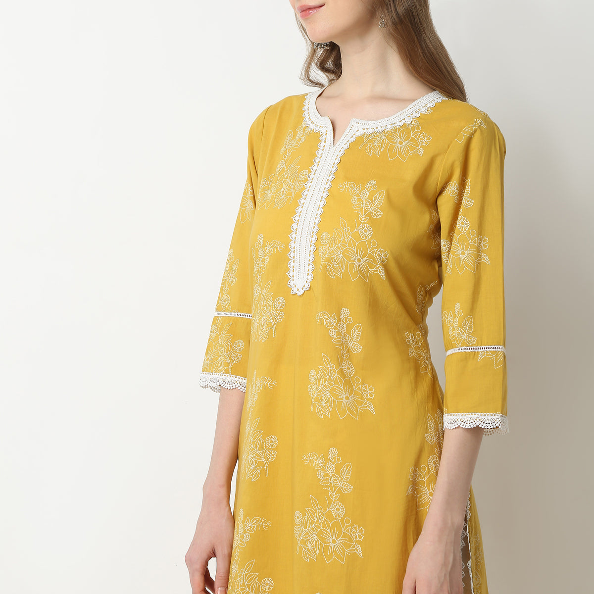 Straight Fit Printed Round Neck Kurta
