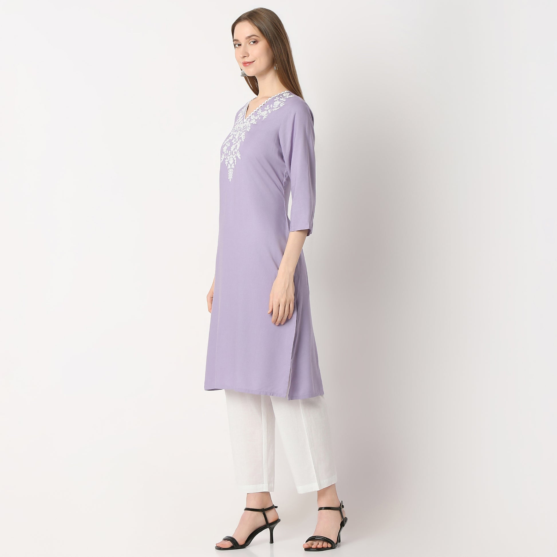 Straight Fit Embroidered Below Knee Kurta