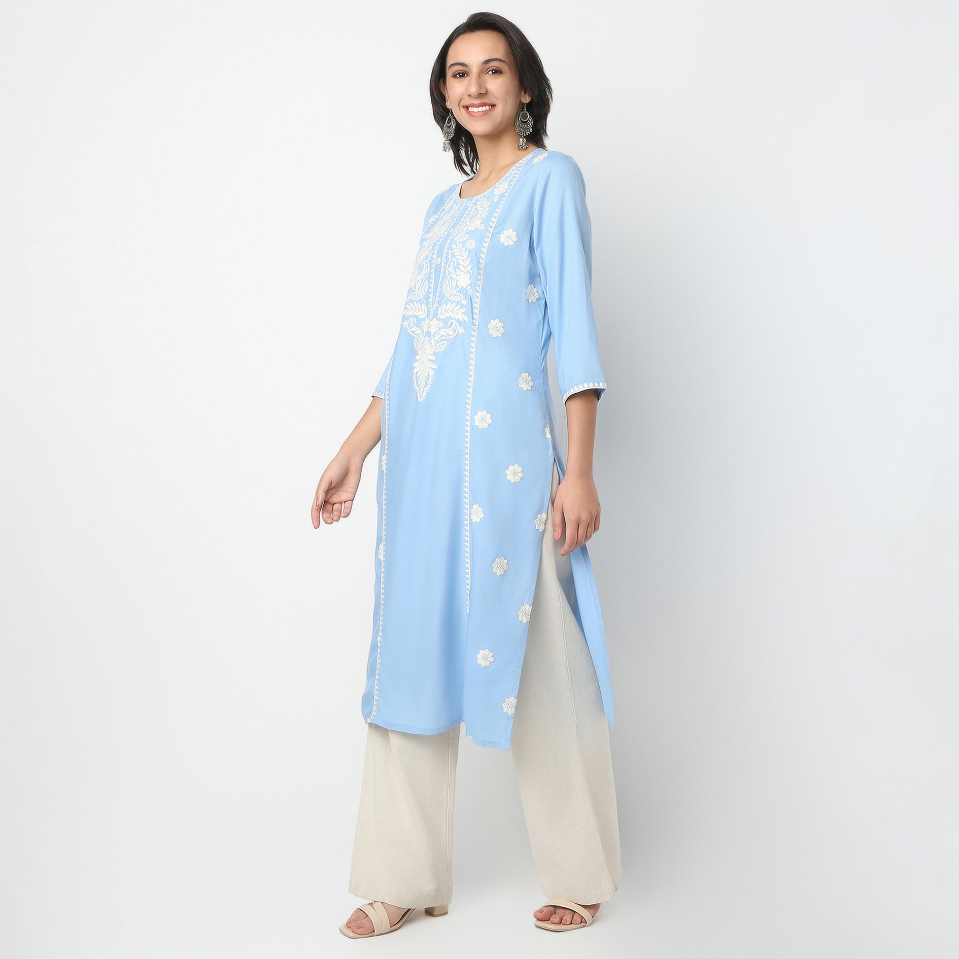 Straight Fit Embroidered Round Neck Kurta