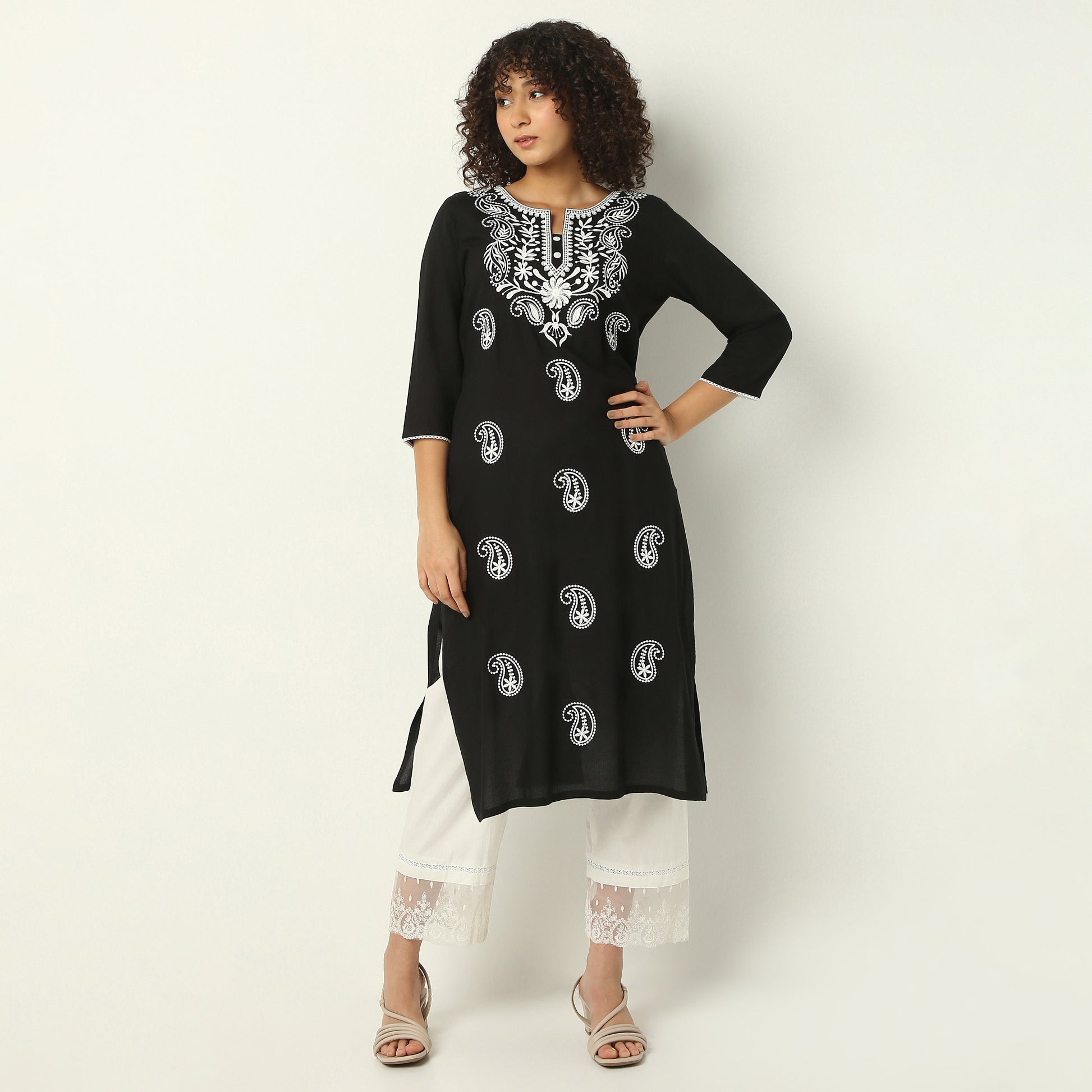 Straight Fit Embroidered Round Neck Kurta